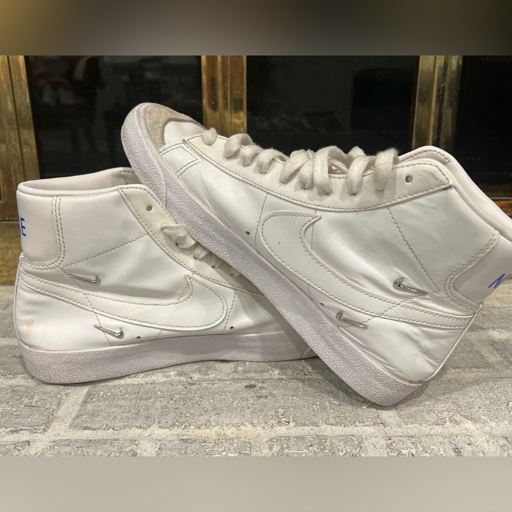 Nike Blazer Mid ‘77 SE Sisterhood